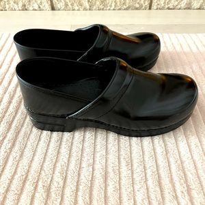 Dansko leather clog, Unisex, new never worn, do not have original box
